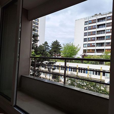 Chic Parisian Studio Retreat Bright Spacious And Secure Parking Ngoại thất bức ảnh