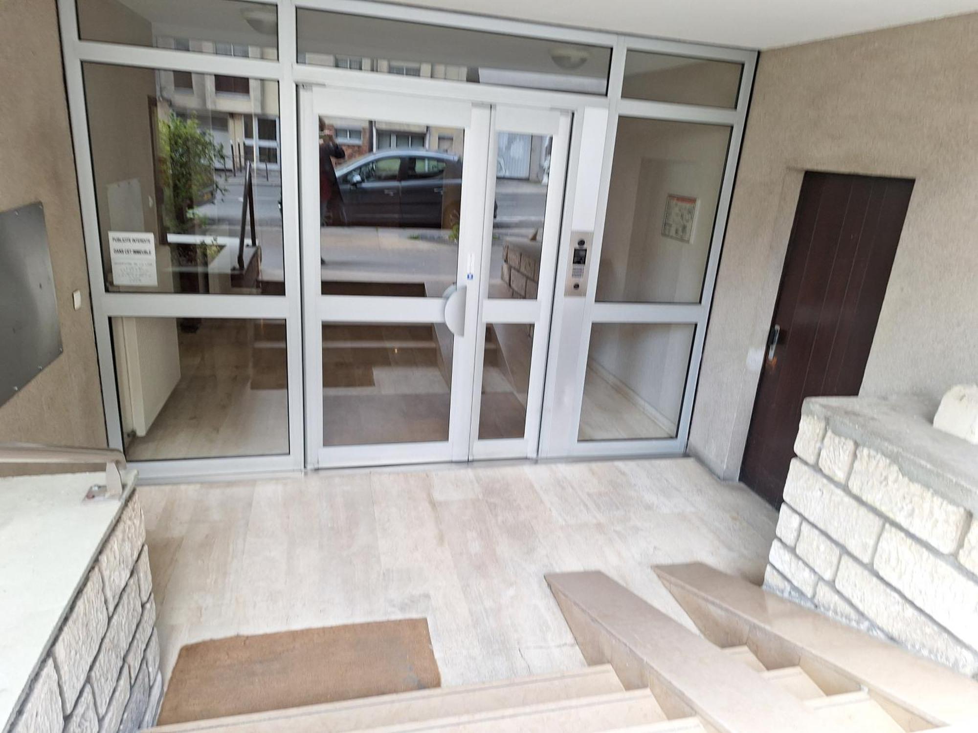Chic Parisian Studio Retreat Bright Spacious And Secure Parking Ngoại thất bức ảnh