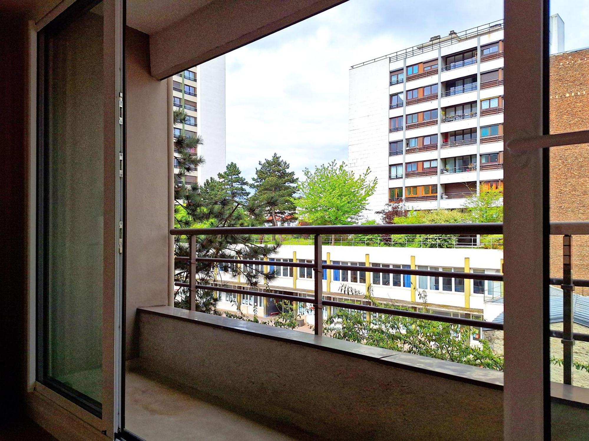 Chic Parisian Studio Retreat Bright Spacious And Secure Parking Ngoại thất bức ảnh